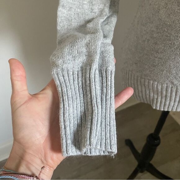 H&M Crew Neck Sweater size Small Gray Deer Knit Preppy Reindeer Jumper - Picture 6 of 11